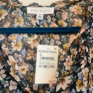 Socialite Floral V-Neck Blouse in Dark Green and Pink